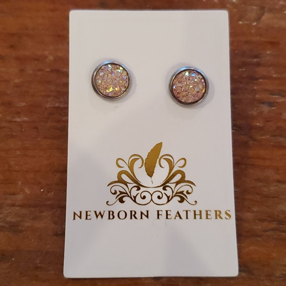 Newborn Feathers 8mm Blush Geode Earrings